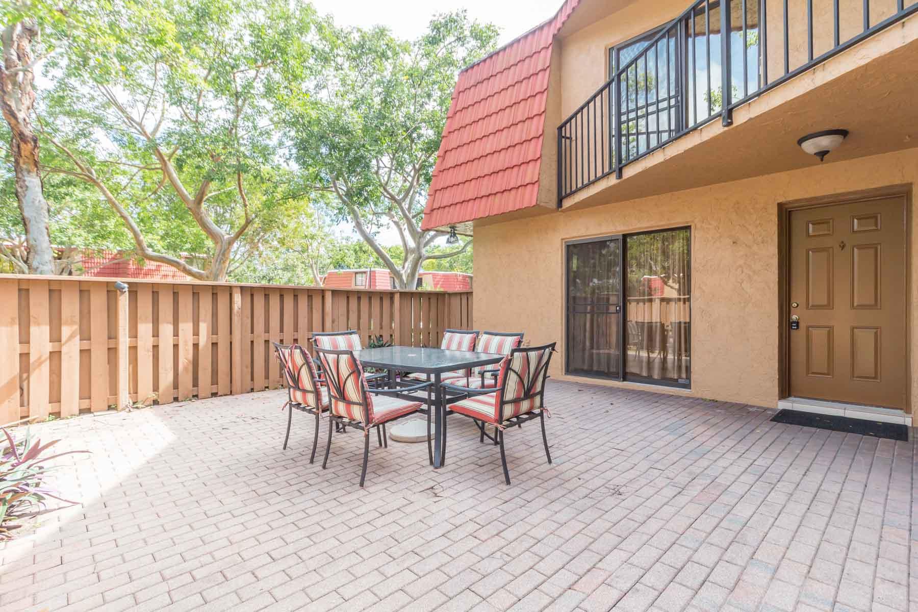 8189 Severn Drive Boca Raton, FL 33433 - Photo 3 of 43 Courtyard