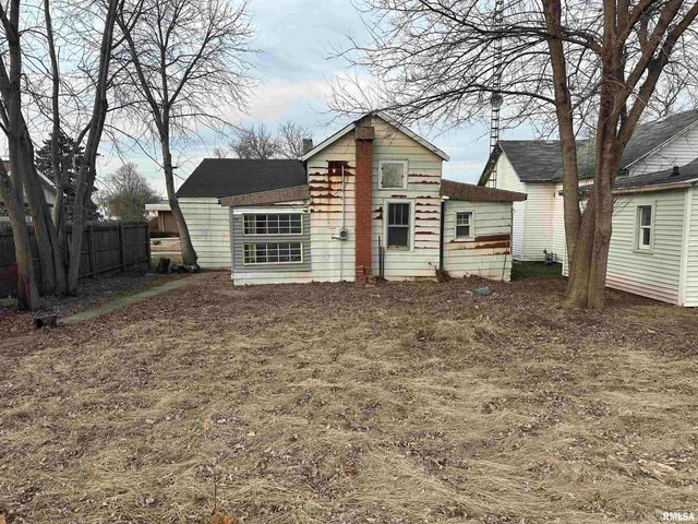 $12,500 | 219 5th Street, Lincoln, IL 62656