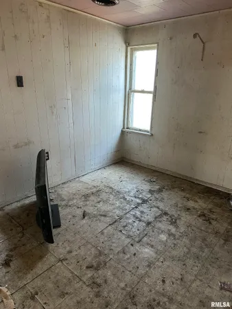 $12,500 | 219 5th Street, Lincoln, IL 62656