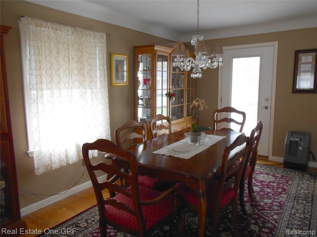 643 Barrington Road Grosse Pointe, MI 48230 - Photo 7 of 30 7 DSCN2075.JPG