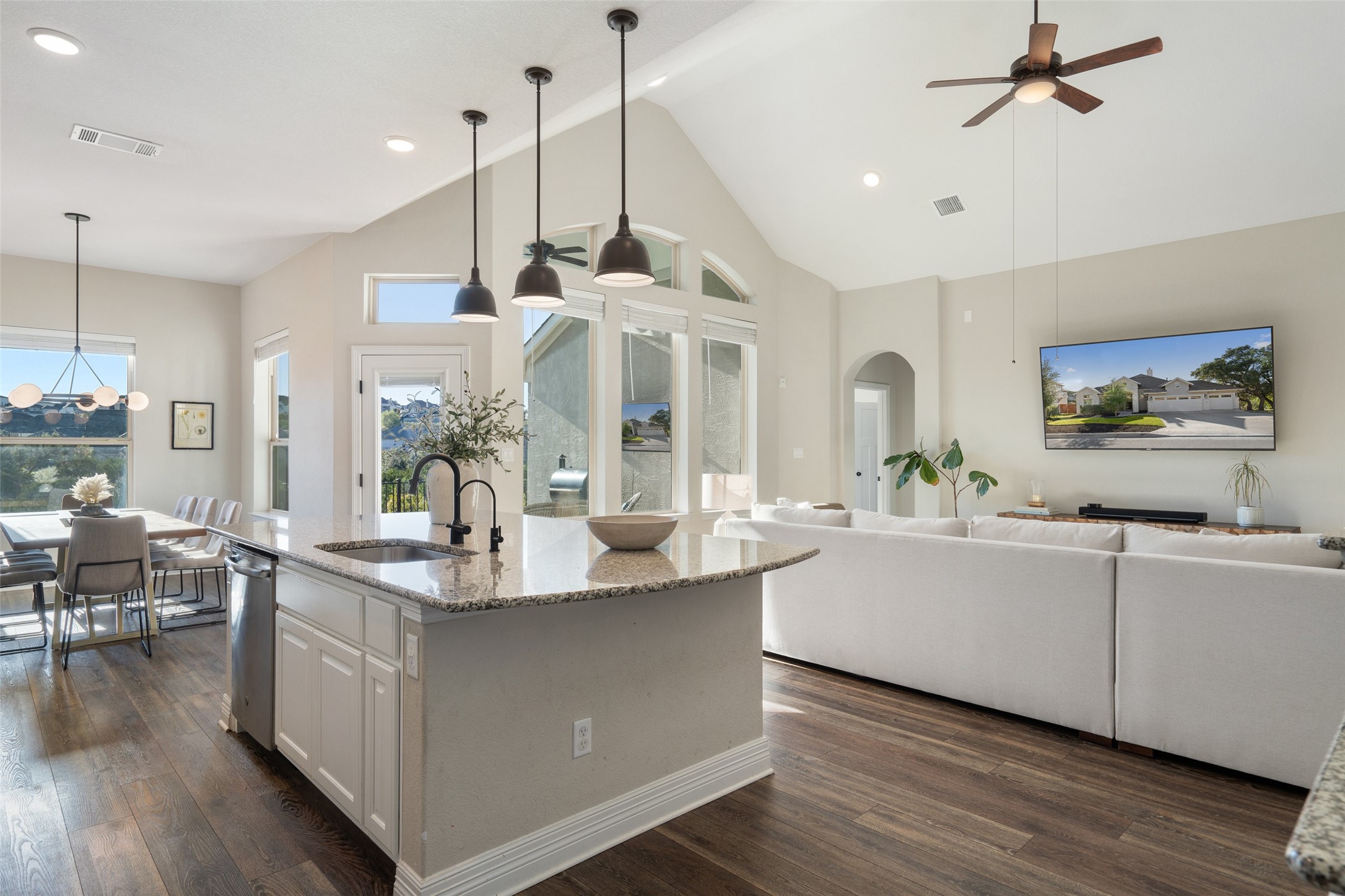 17805 Limestone Spring Lane Austin, TX 78738 - Photo 14 of 39
