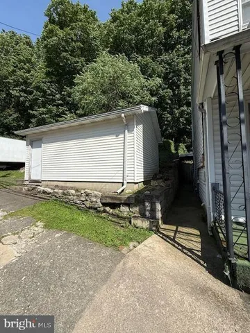 $140,000 | 507 East Norwegian Street, Pottsville, PA 17901
