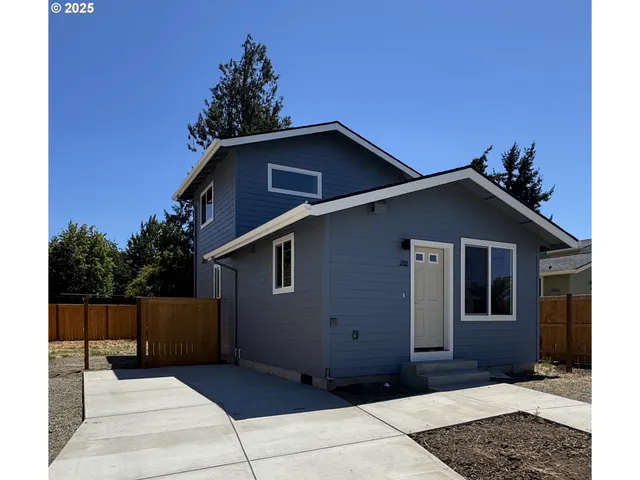 a house view with a outdoor space
