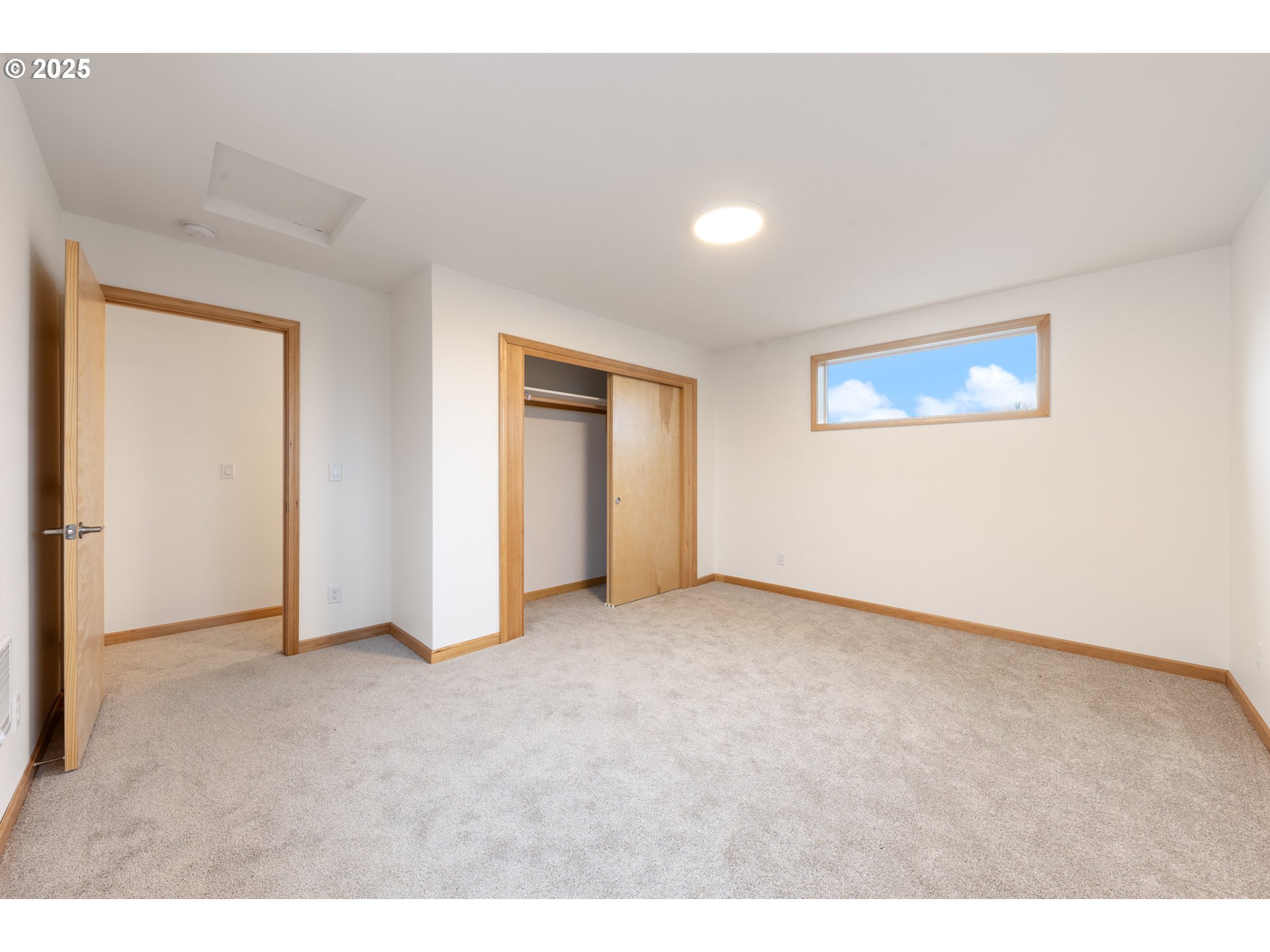 749 ST Charles Street Eugene, OR 97402 - Photo 16 of 37 a view of an empty room with a window