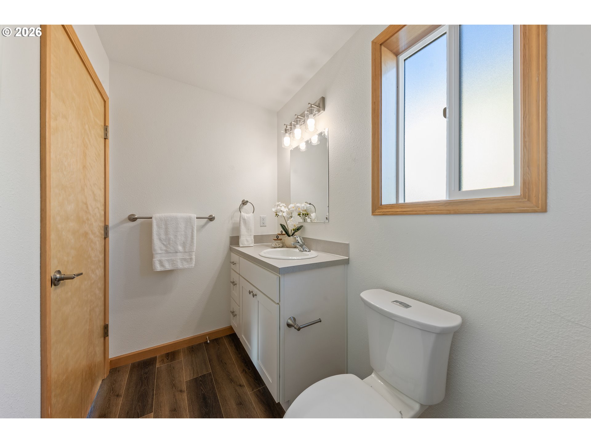 749 ST Charles Street Eugene, OR 97402 - Photo 25 of 37 a bathroom with a sink toilet and mirror