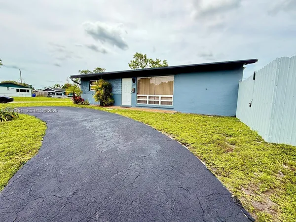 $3,500 | 2240 North 57th Way, Hollywood, FL 33021