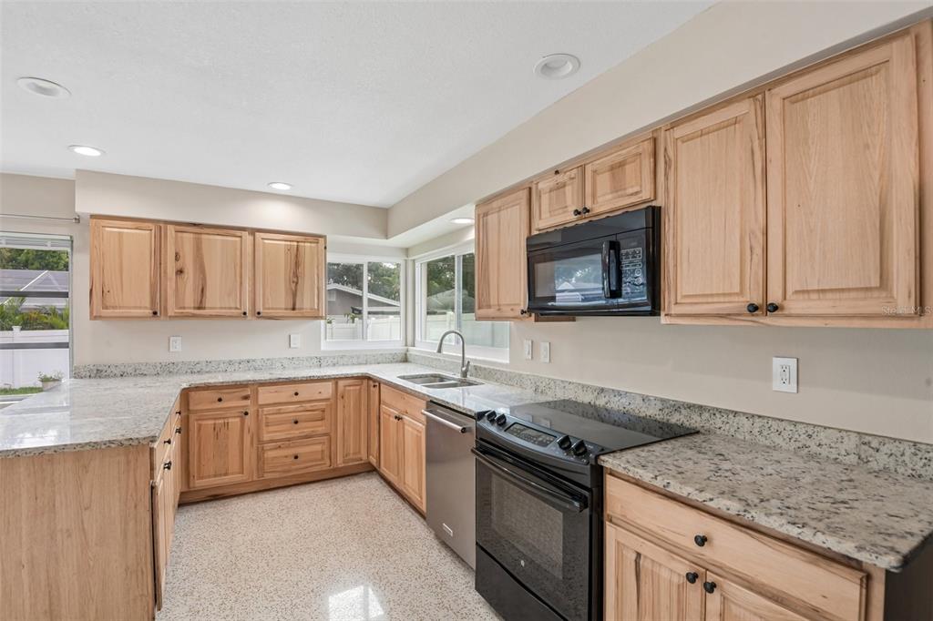 563 Eastview Road Largo, FL 33770 - Photo 9 of 37