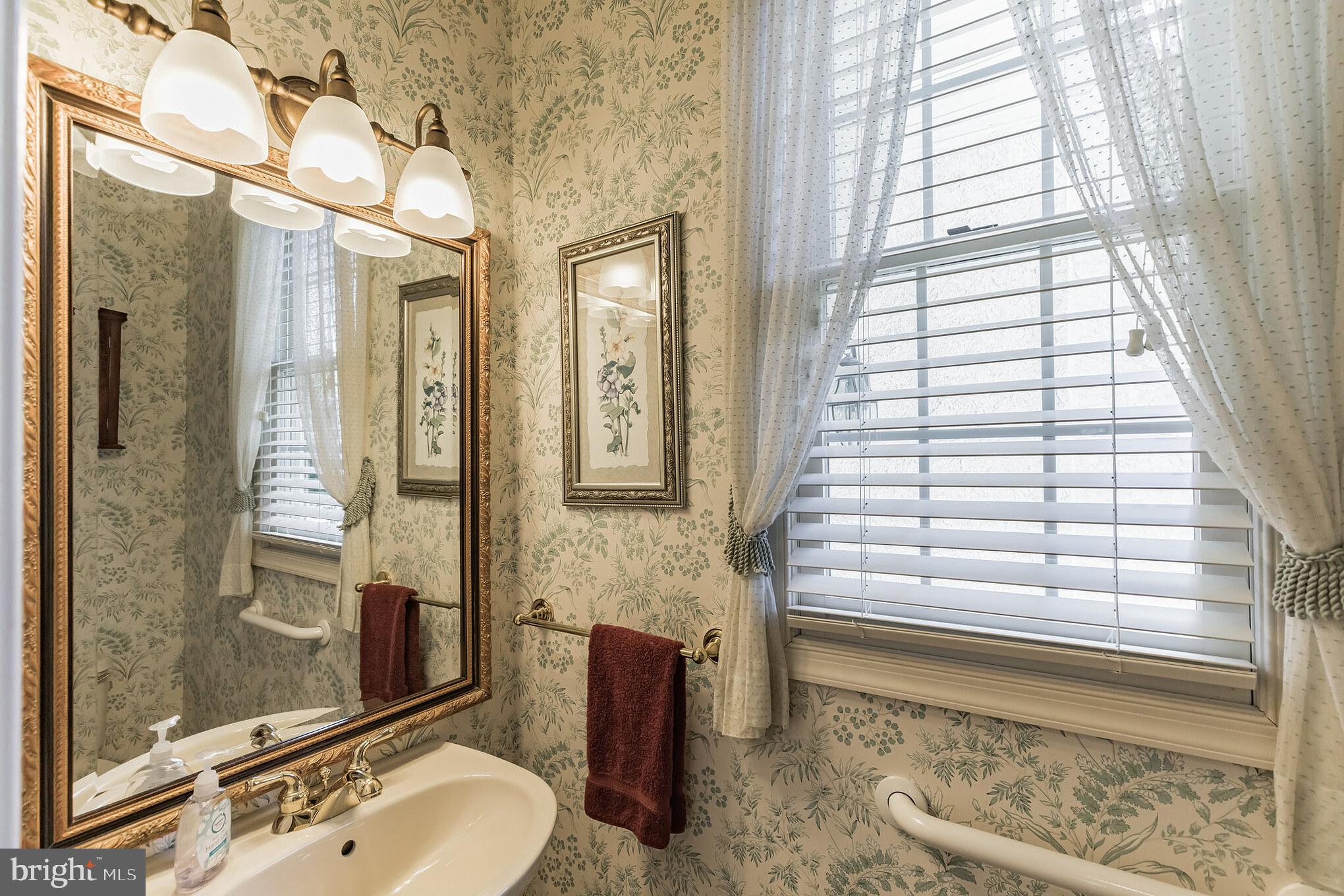 40 Ridgeview Road Newtown Square, PA 19073 - Photo 16 of 38 Powder Room