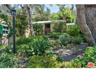 448 Sycamore Road Santa Monica, CA 90402 - Photo 2 of 13