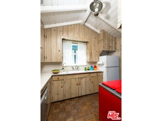 448 Sycamore Road Santa Monica, CA 90402 - Photo 7 of 13