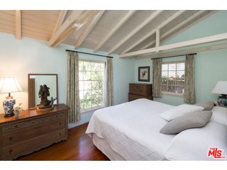 448 Sycamore Road Santa Monica, CA 90402 - Photo 9 of 13