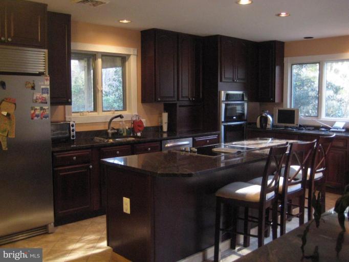 7906 Woodyard Road Clinton, MD 20735 - Photo 5 of 21 Chef's Kitchen