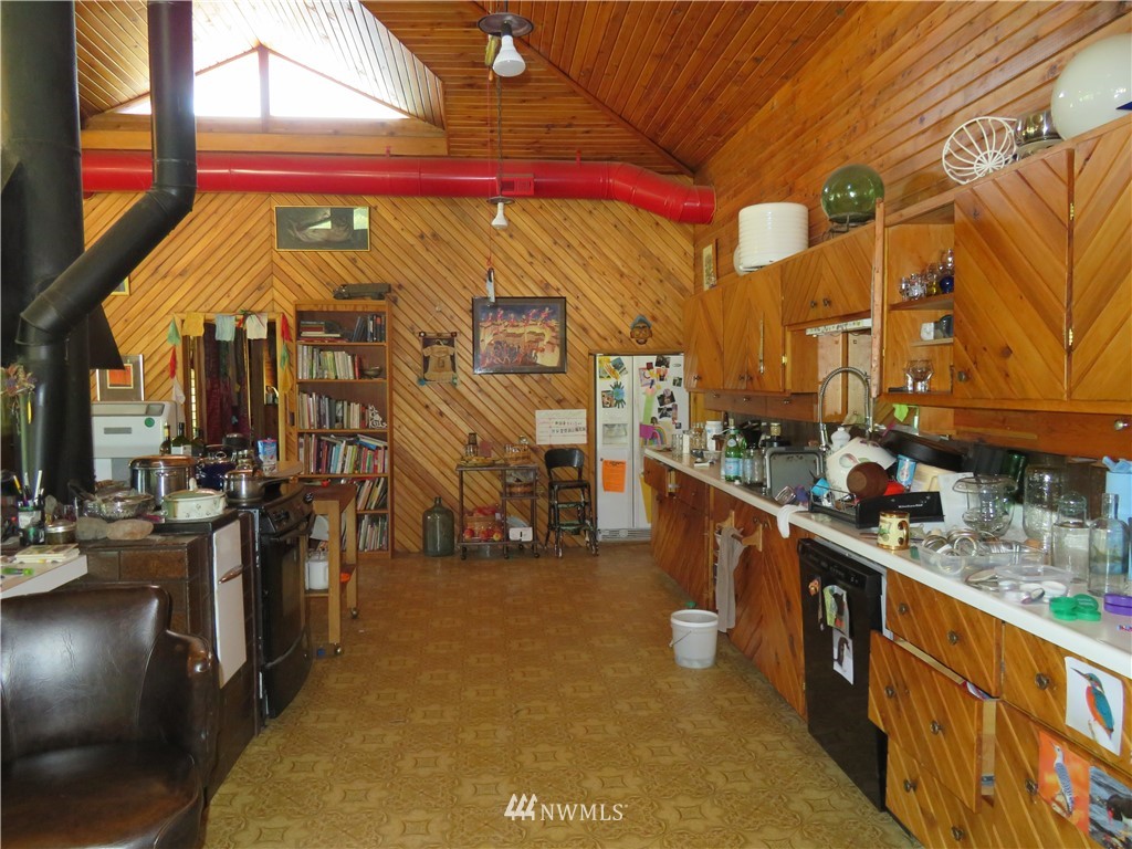 95 Sheridan Road Republic, WA 99166 - Photo 2 of 16