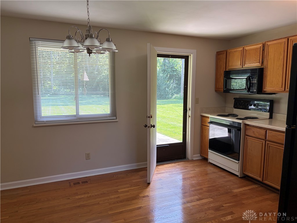 6537 Highbury Road Dayton, OH 45424 - Photo 5 of 17