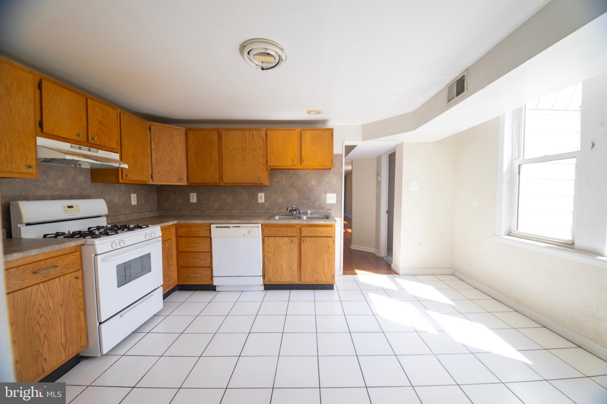 824 South 12th Street, Unit 2 Philadelphia, PA 19147 - Photo 4 of 21