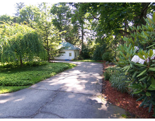 28 Monadnock Road Worcester, MA 01609 - Photo 4 of 15 Gallery Image 4