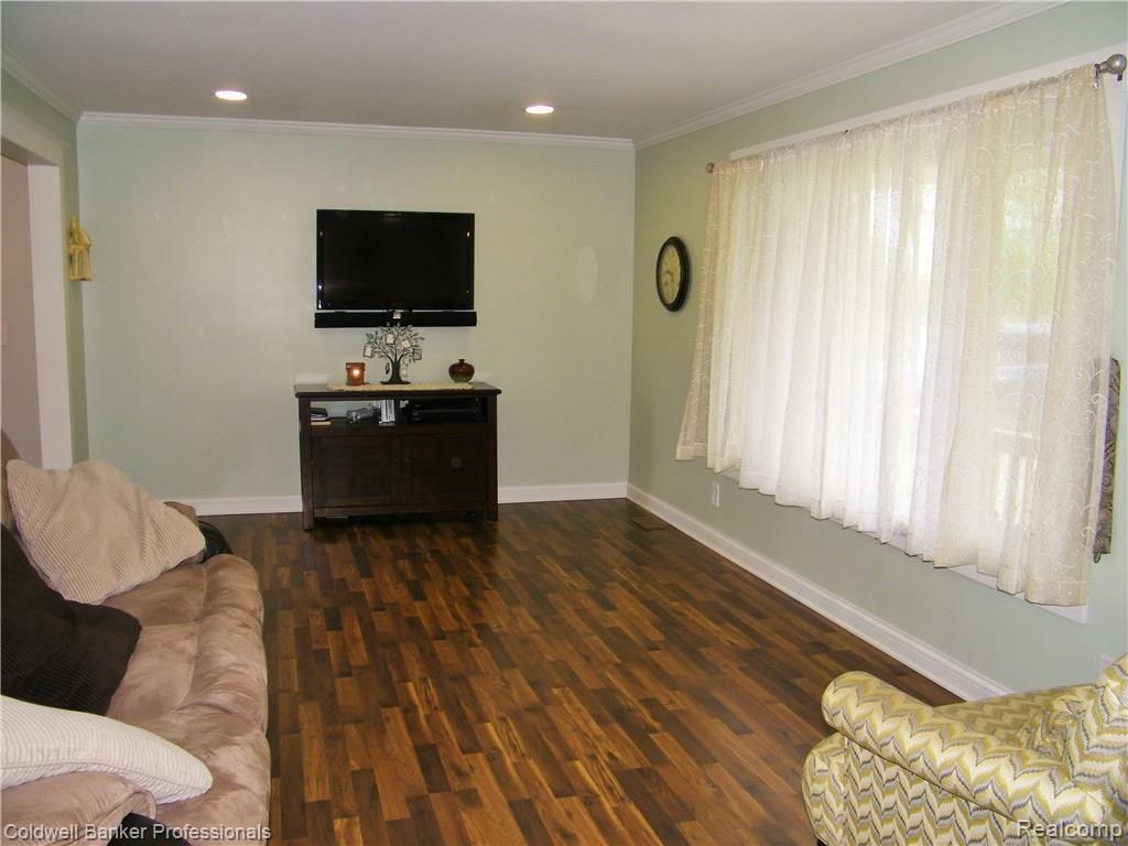 81 West Castle Road Fostoria, MI 48435 - Photo 5 of 26