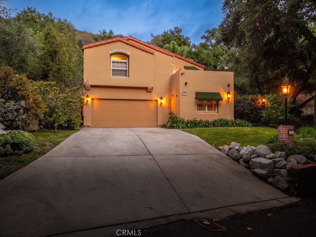 1934 Pasadena Glen Road Pasadena, CA 91107 - Photo 2 of 38 a view of a back yard of the house
