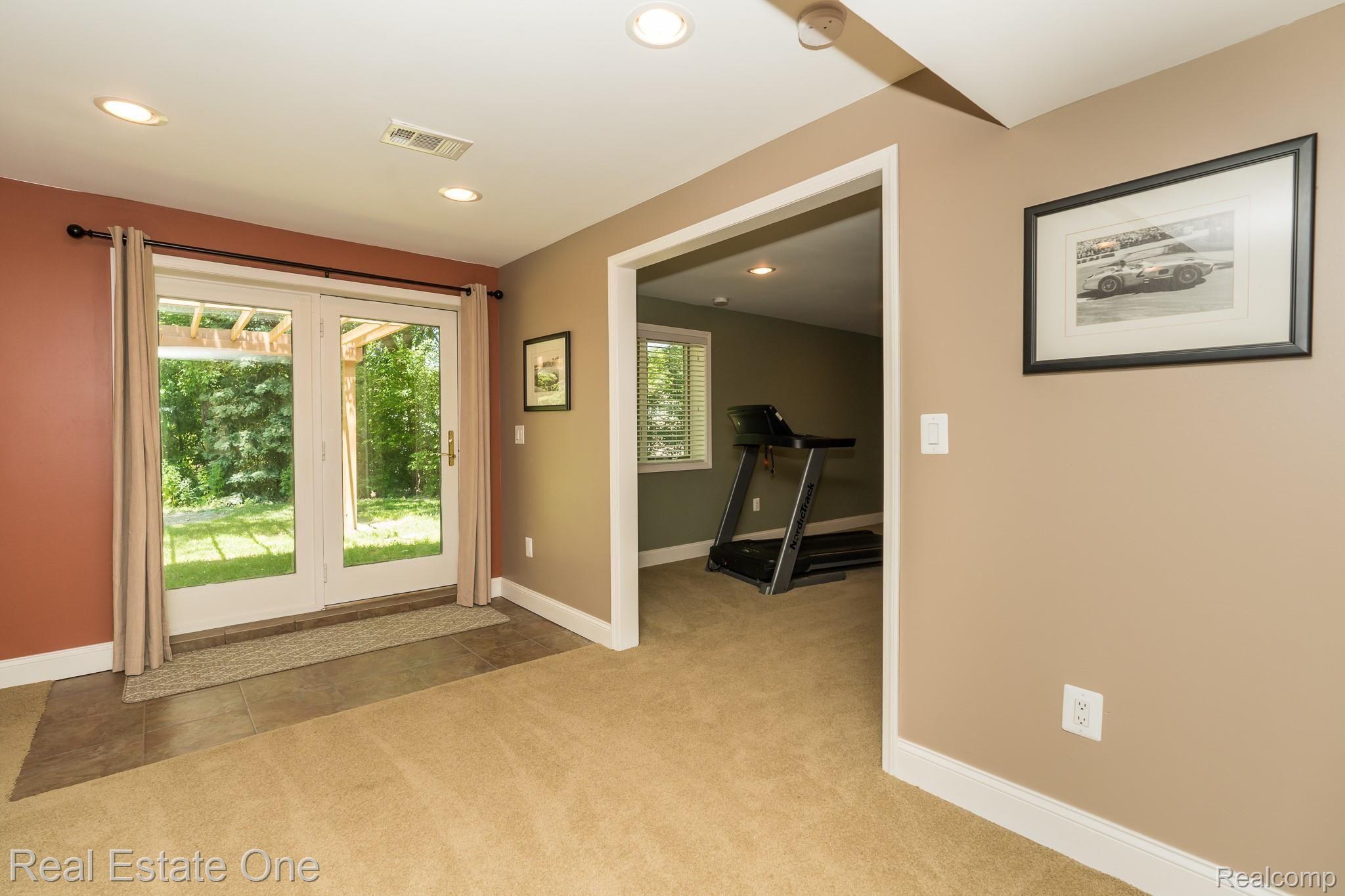4245 Collins Road Rochester, MI 48306 - Photo 53 of 70 Collins MLS-W036.jpg