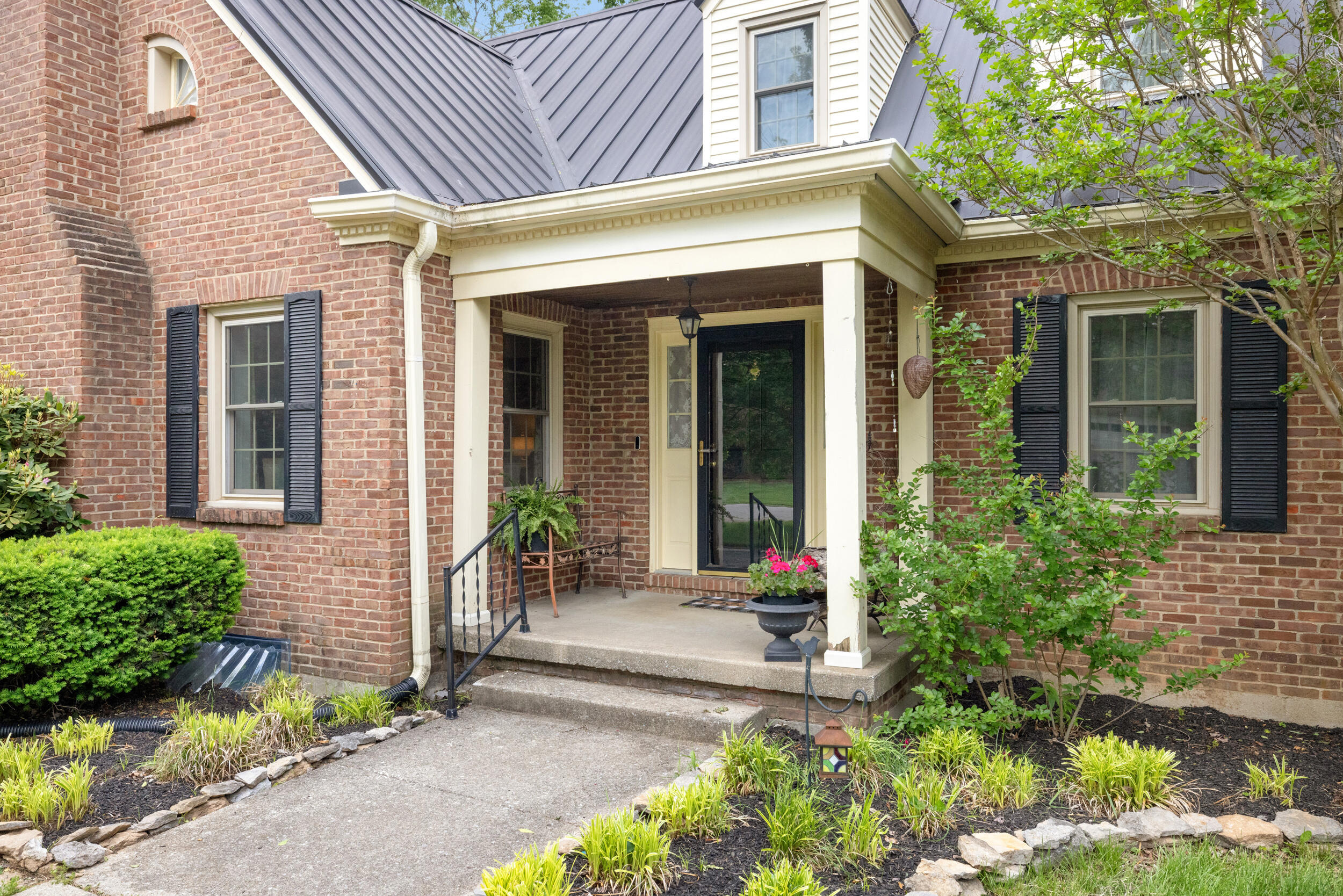 307 Old Coach Road Nicholasville, KY 40356 - Photo 2 of 52 1H4A7158