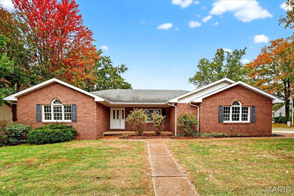 201 Oak Tree Drive Columbia, IL 62236 - Photo 1 of 47