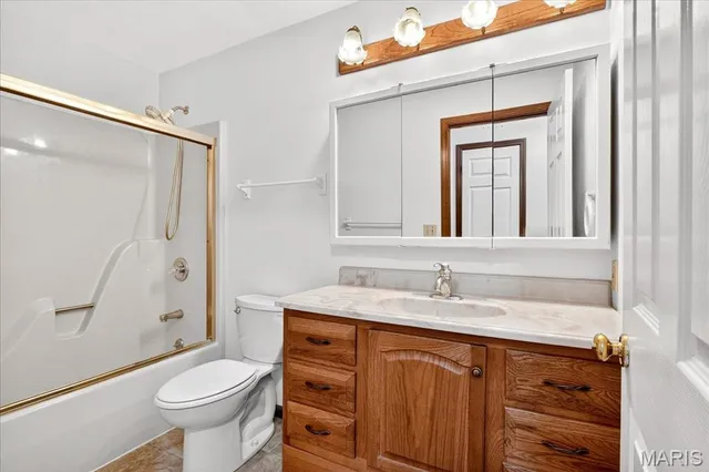 $335,000 | 201 Oak Tree Drive, Columbia, IL 62236