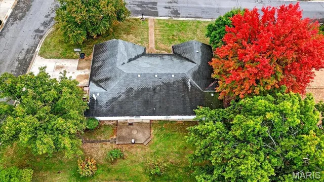 $335,000 | 201 Oak Tree Drive, Columbia, IL 62236