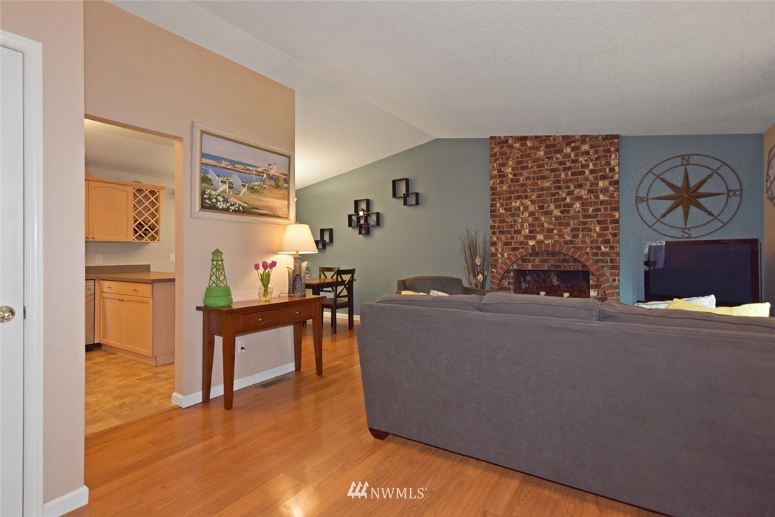 2929 165th Place Southeast Bothell, WA 98012 - Photo 3 of 11