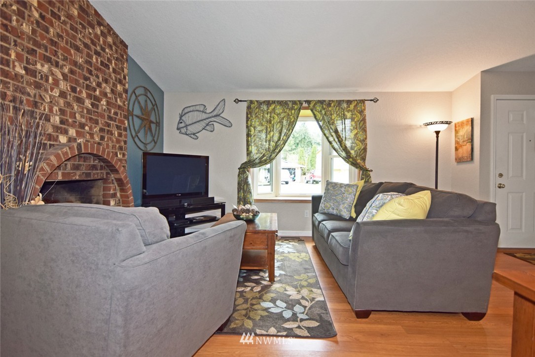 2929 165th Place Southeast Bothell, WA 98012 - Photo 4 of 11