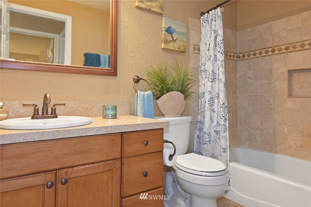 2929 165th Place Southeast Bothell, WA 98012 - Photo 7 of 11