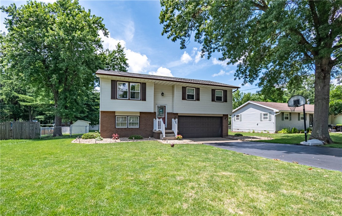 3445 Greenview Drive Decatur, IL 62521 - Photo 2 of 26 Gallery Image 2
