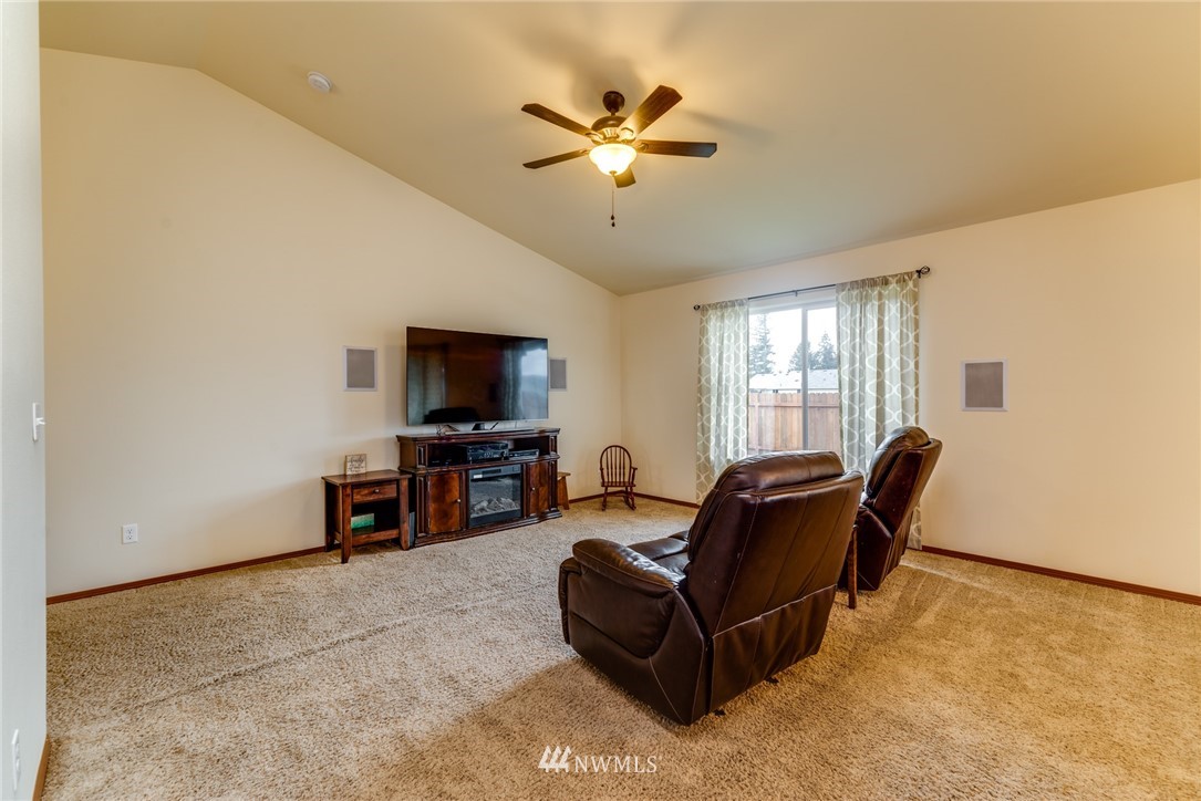 6325 199th Loop Southwest Rochester, WA 98579 - Photo 6 of 25
