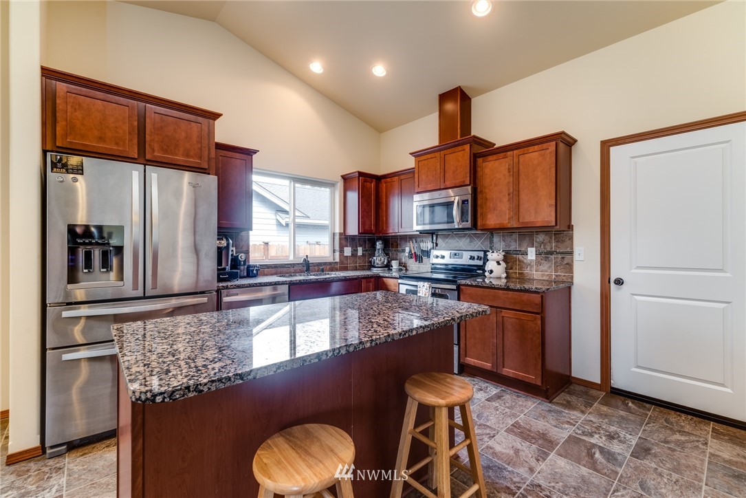 6325 199th Loop Southwest Rochester, WA 98579 - Photo 8 of 25