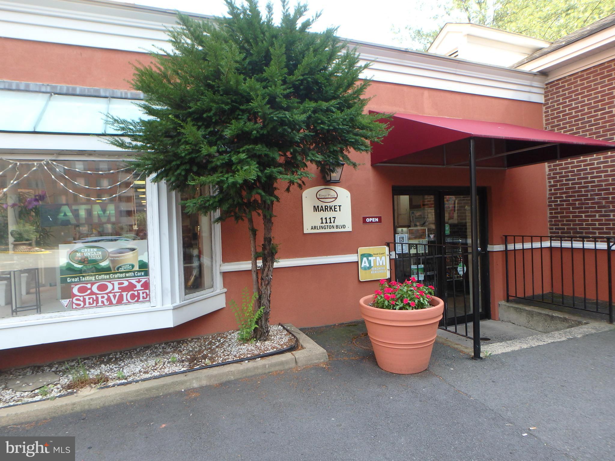 1011 Arlington Boulevard, Unit 627 Arlington, VA 22209 - Photo 22 of 28 RIVER PLACE MARKET