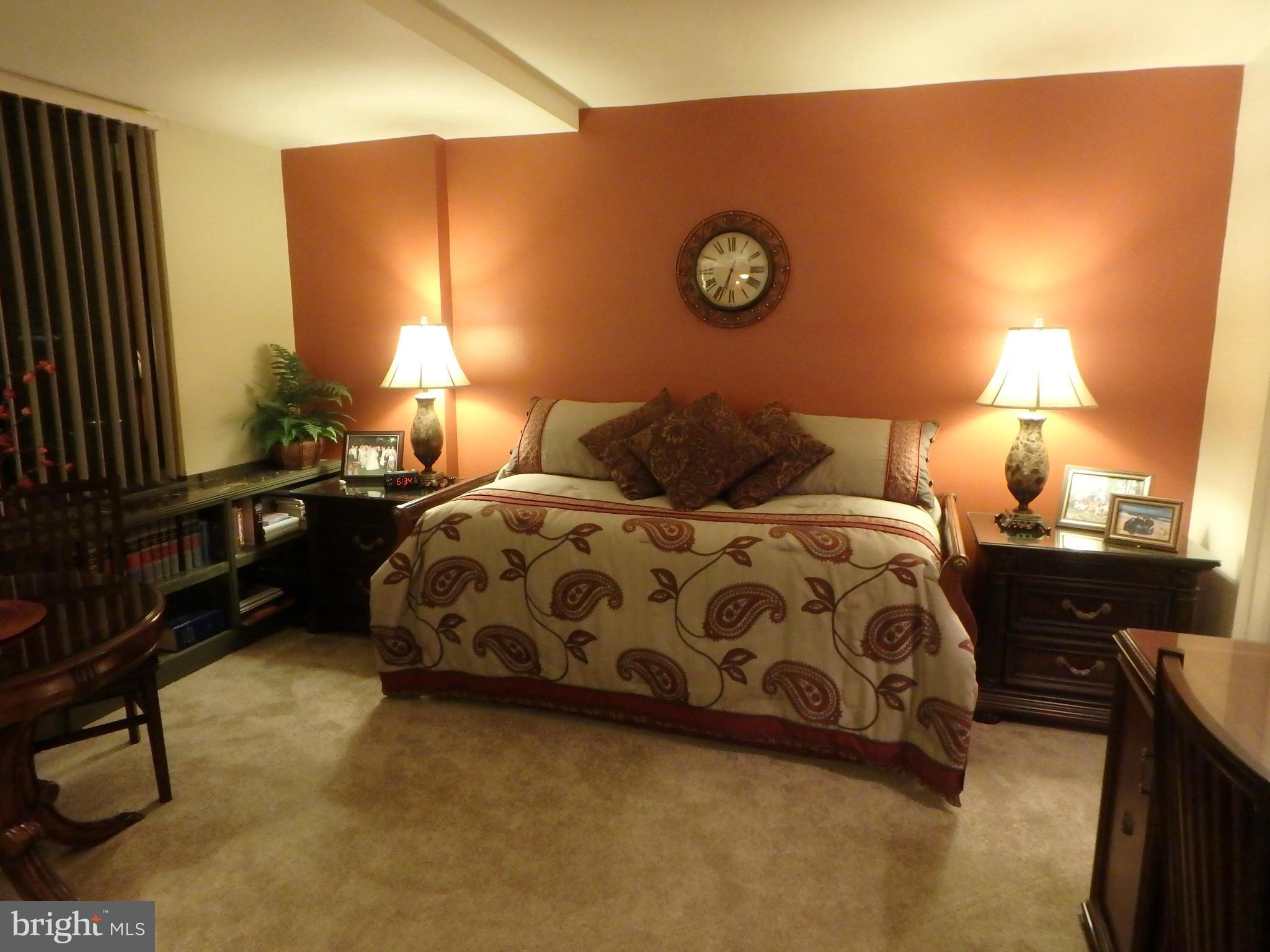 1011 Arlington Boulevard, Unit 627 Arlington, VA 22209 - Photo 10 of 28 LIVING RM AREA