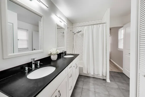 $419,999 | 158 Jefferson Lane, Streamwood, IL 60107