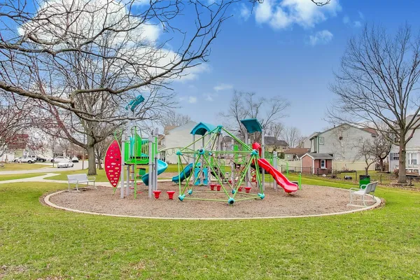 $419,999 | 158 Jefferson Lane, Streamwood, IL 60107