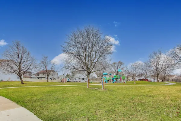 $419,999 | 158 Jefferson Lane, Streamwood, IL 60107