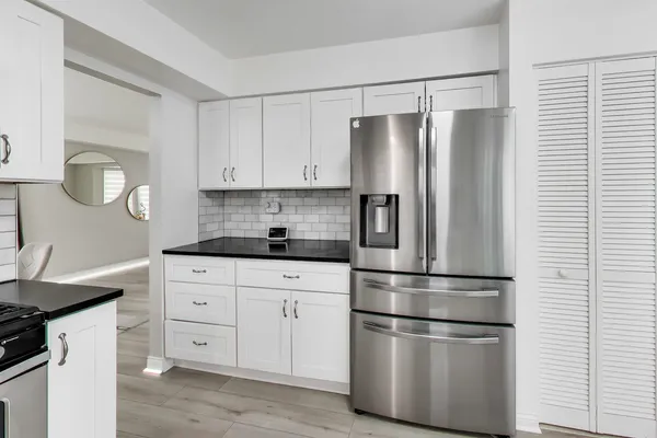 $419,999 | 158 Jefferson Lane, Streamwood, IL 60107