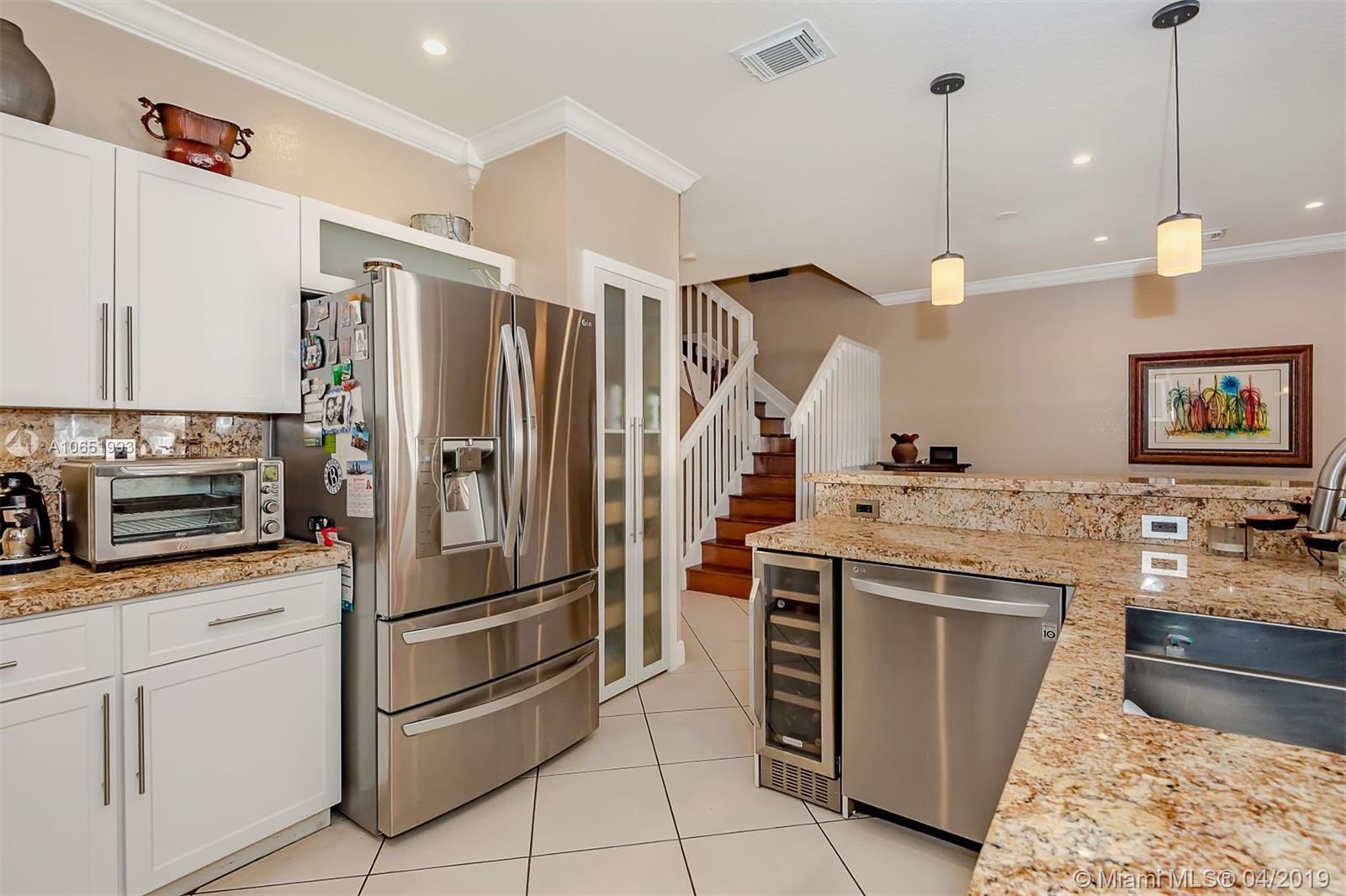 972 Southwest 154th Path, Unit 972 Miami, FL 33194 - Photo 4 of 24 Gallery Image 4