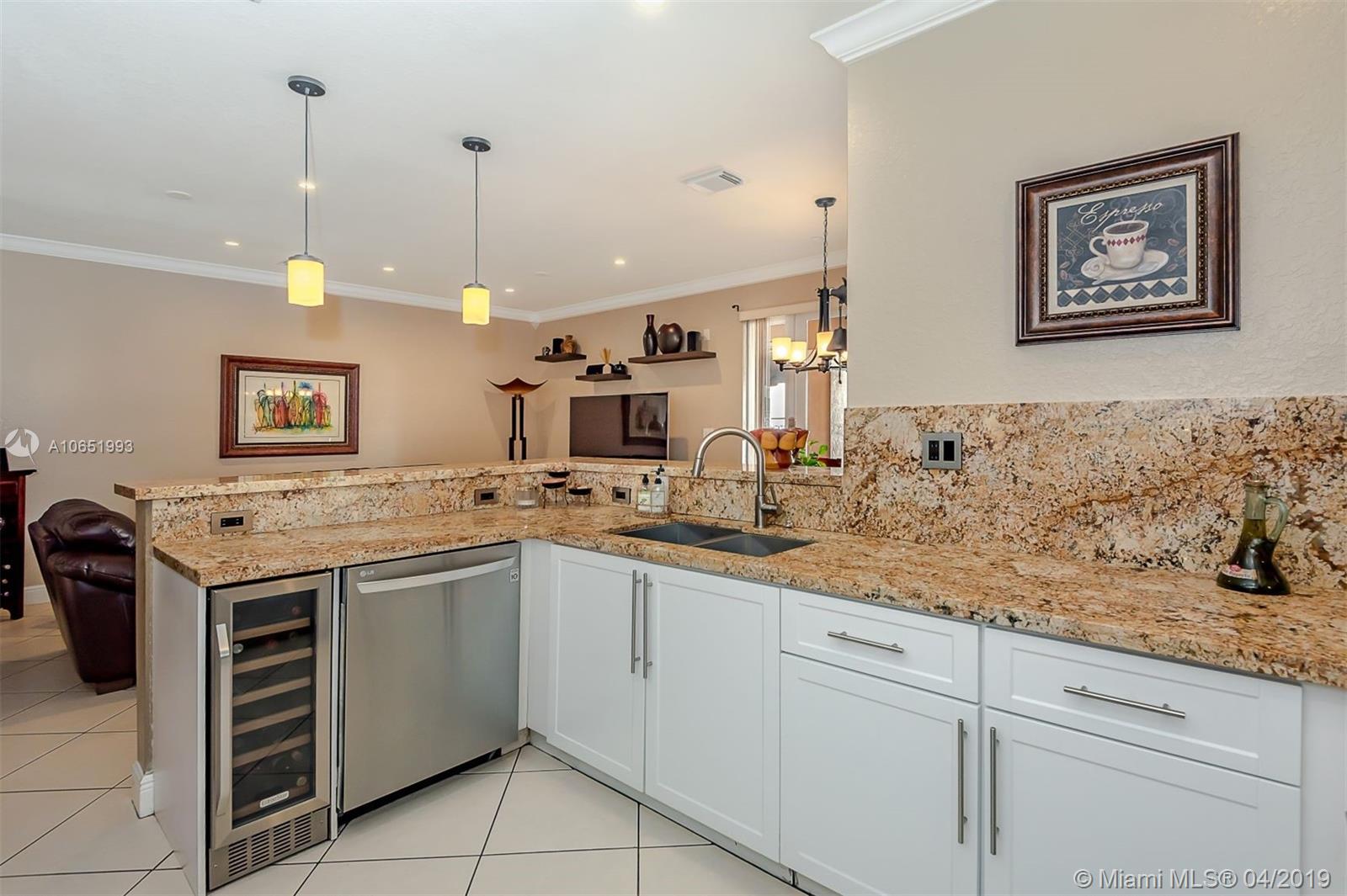 972 Southwest 154th Path, Unit 972 Miami, FL 33194 - Photo 6 of 24 Gallery Image 6