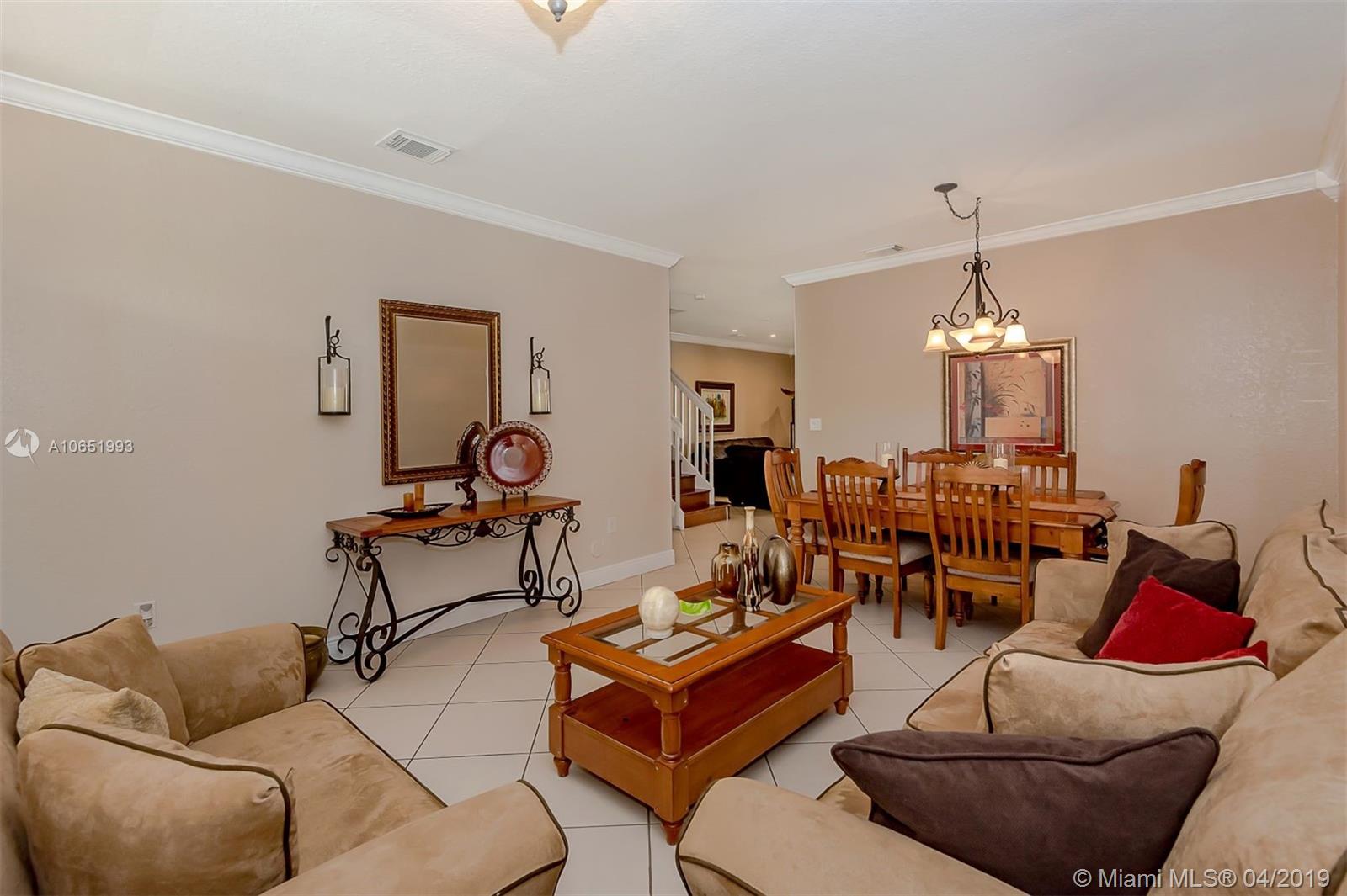 972 Southwest 154th Path, Unit 972 Miami, FL 33194 - Photo 8 of 24 Gallery Image 8