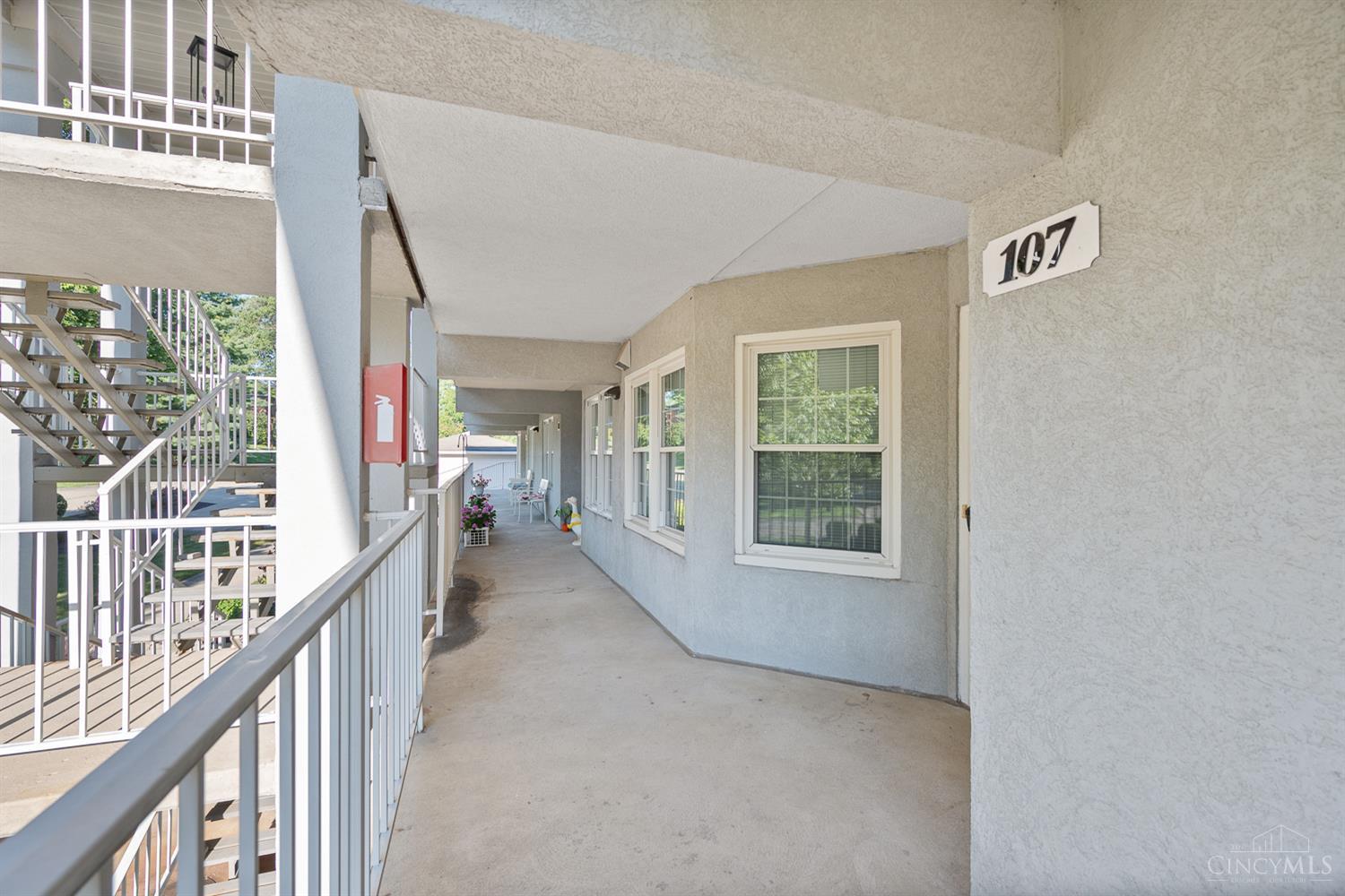 7630 Cheviot Road, Unit 107 Cincinnati, OH 45247 - Photo 5 of 34