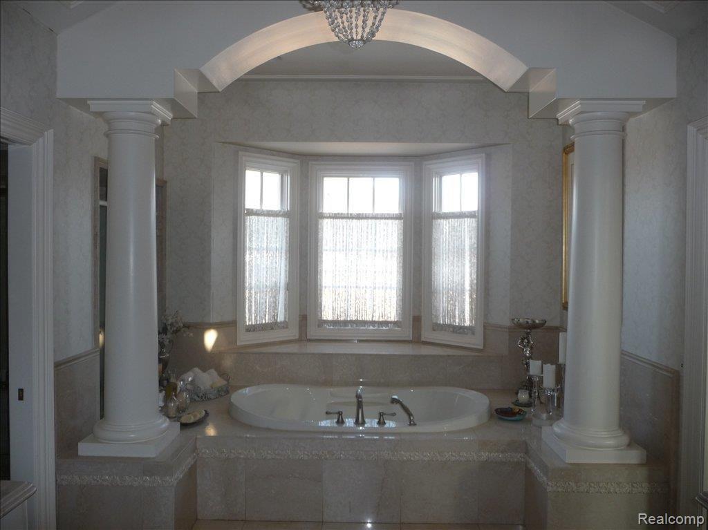 35986 West 13 Mile Road Farmington, MI 48331 - Photo 5 of 25 W._13_mile_Road_004