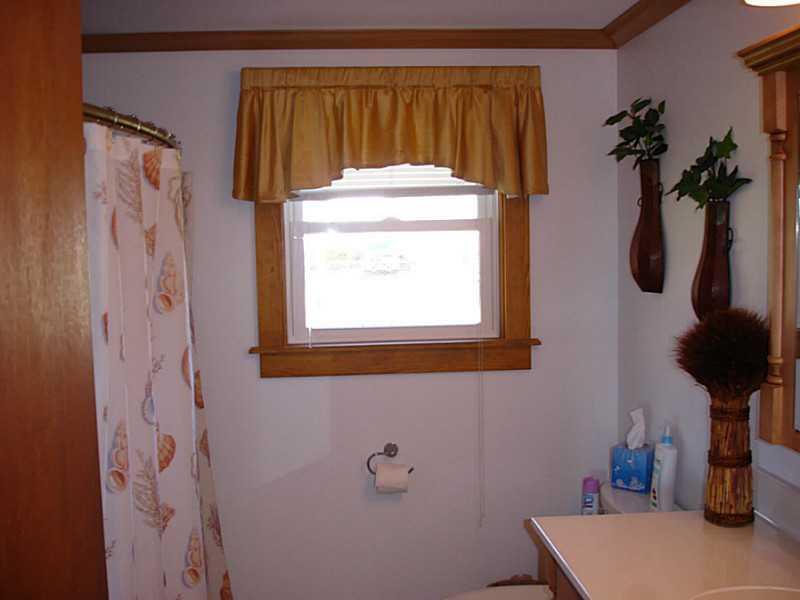 430 River Road Windham, ME 04062 - Photo 12 of 18 Bathroom.