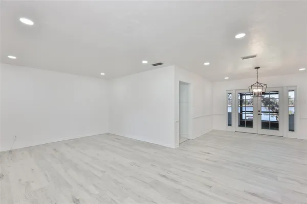 $565,000 | 14028 Blackjack Road, Dover, FL 33527