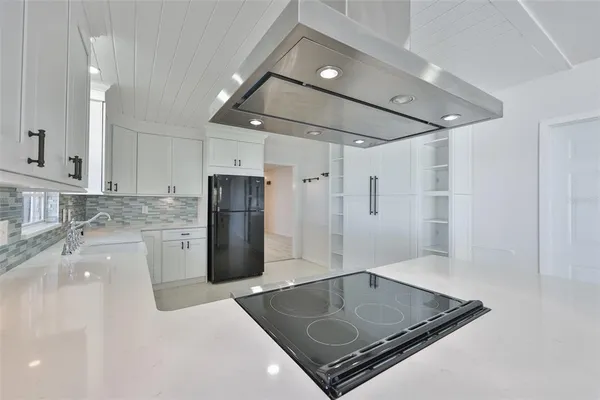 $565,000 | 14028 Blackjack Road, Dover, FL 33527