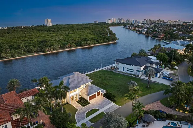$9,950,000 | 2010 Intracoastal Drive, Fort Lauderdale, FL 33305