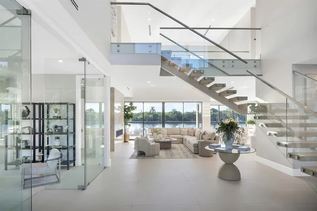 $9,950,000 | 2010 Intracoastal Drive, Fort Lauderdale, FL 33305