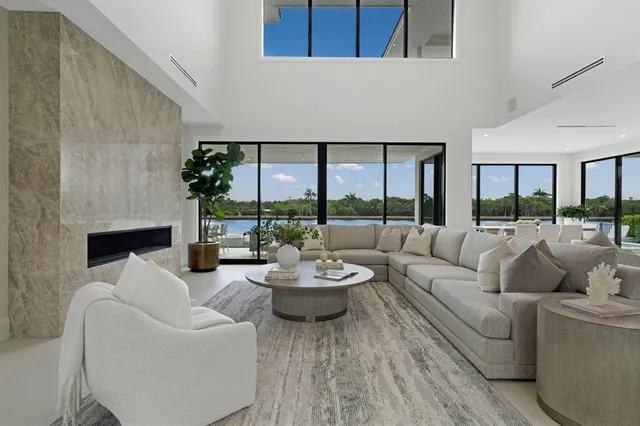 $9,950,000 | 2010 Intracoastal Drive, Fort Lauderdale, FL 33305